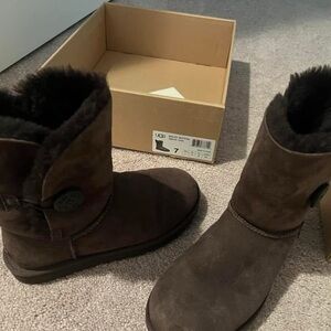 Ugg Bailey Button